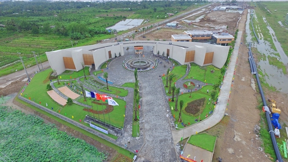 Nhà[-]máy[-]nước[-]mặt[-]AquaOne[-]sông[-]Hậu:[-]Thông[-]tuyến[-]nước[-]sạch[-]trước[-]khi[-]đưa[-]vào[-]vận[-]hành